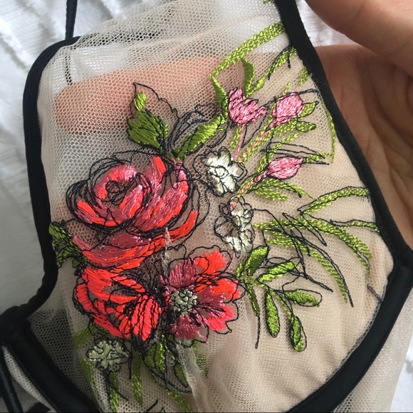 Victoria’s Secret Embroidered Rose Bralette - Picture 3 of 6